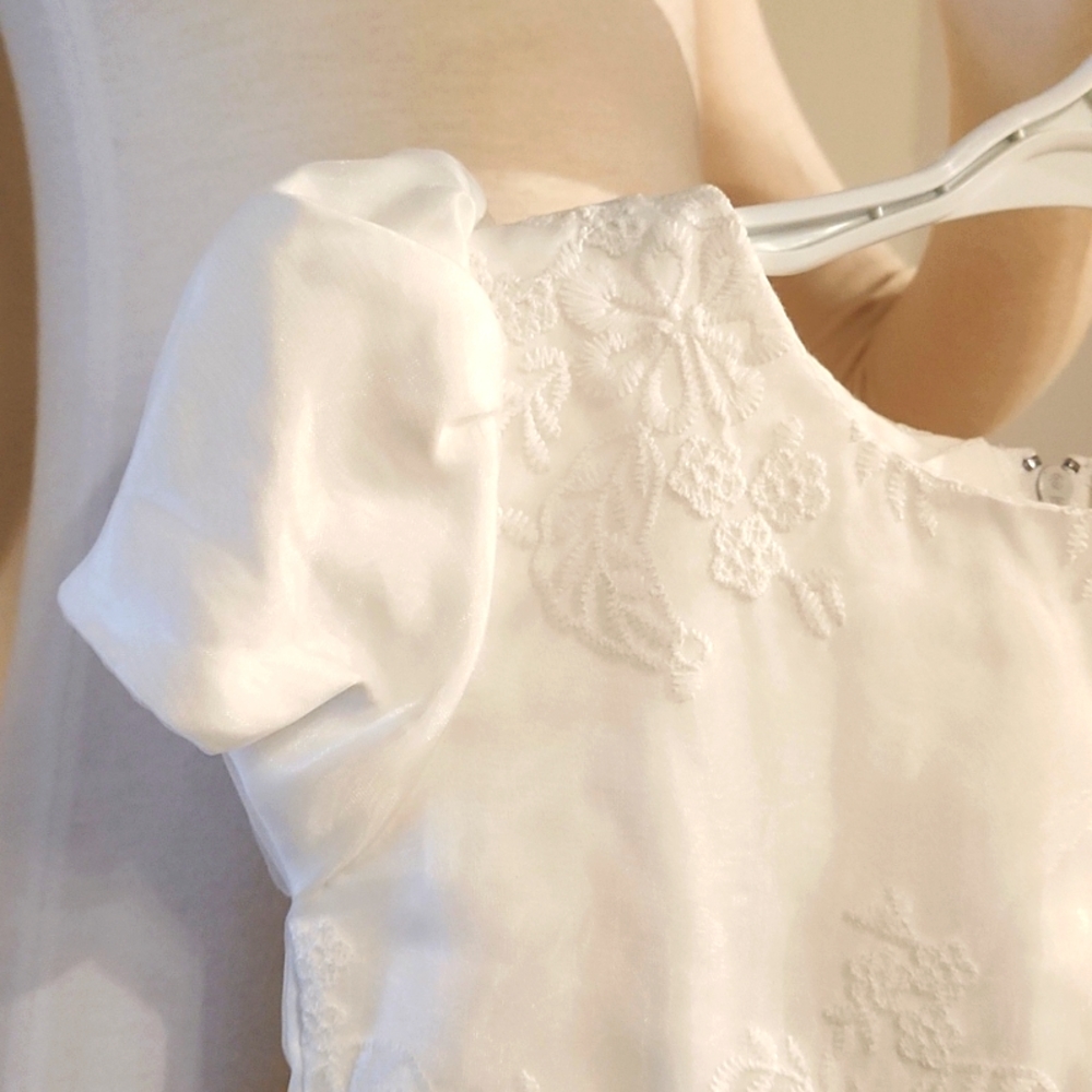 GLUMULICE IVORY WHITE BRAND NEW SIZE 12/18 MONTHS ALL OCCASION GOWN. - Picture 7 of 11